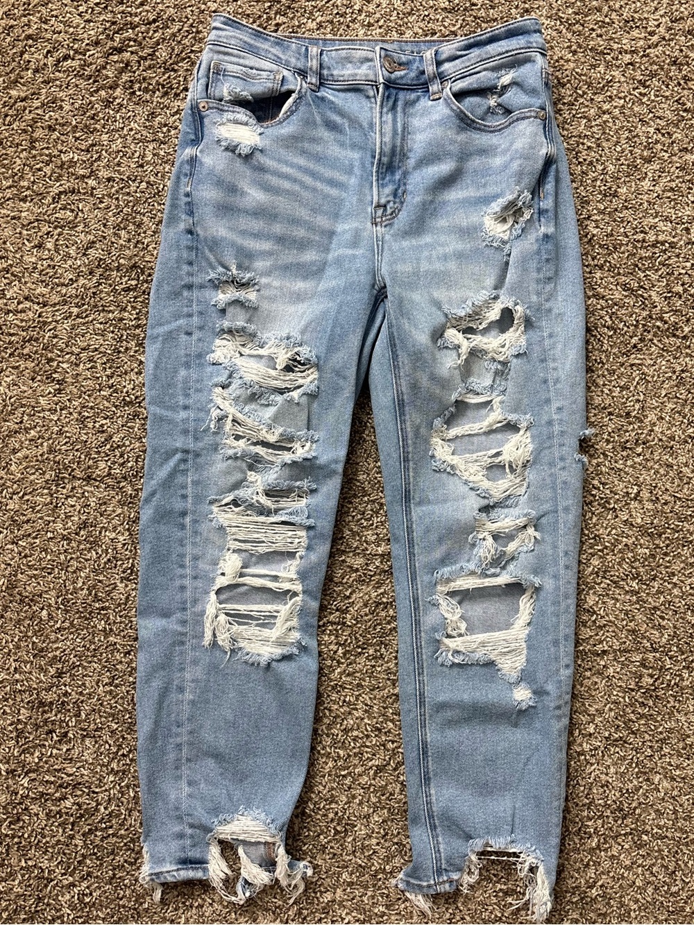 American Eagle Outfitters Light Blue Ripped Mom Jeans Distressed Woman 6 Short